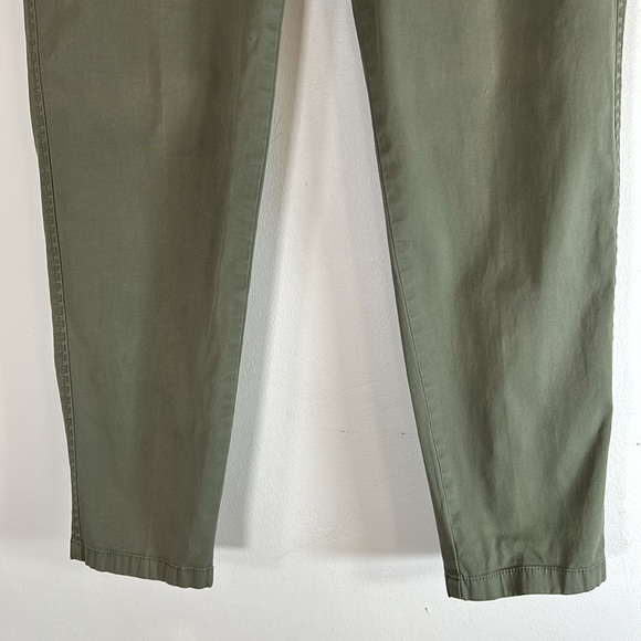 Talbots Girlfriend Chino Mid-Rise Women’s Size 8 Army Green Relaxed Fit Chinos - Picture 6 of 13